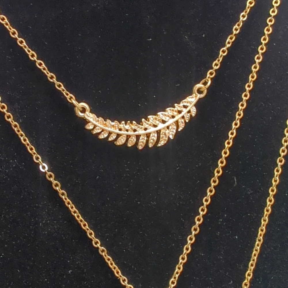 Leaf Pendant Necklace Triple Layered - Picture 8 of 10